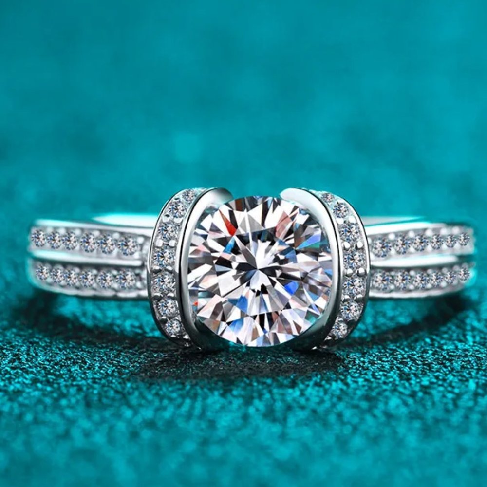 Gorgeous Designer Bullhead 1.00ctw GRA Certified Moissanite Engagement Ring - Picture 4 of 5